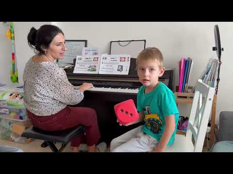 Видео: Первый урок фортепиано 🎹 у моего сына Дария в Испании ✨