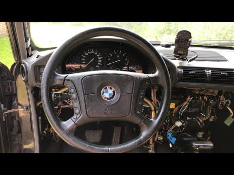 Видео: БМВ Е34 Как снять торпеду BMW E34