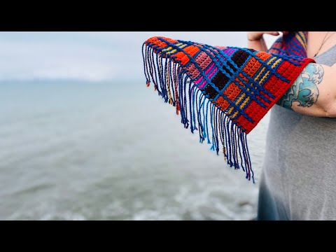 Видео: Как сделать витую бахрому — идеальный вариант для мозаичного вязания крючком