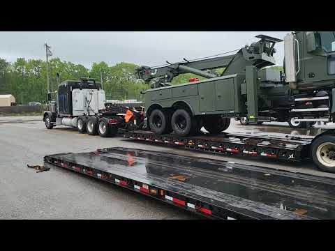Видео: Дальнобой США. Beзу эвакуатор в порт.