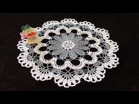 Видео: ЧУДЕСНАЯ МАЛЕНЬКАЯ САЛФЕТКА С ОБЪЕМНЫМИ ЭЛЕМЕНТАМИ КРЮЧКОМ. ЧАСТЬ 1