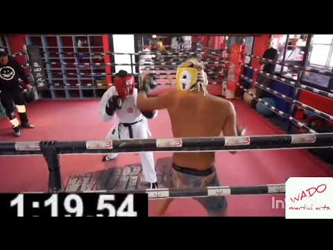 Видео: Каратэ против Бокса.  Бой на одних руках.