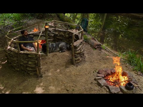 Видео: 3 ДНЯ выживание в одиночку; Примитивная рыбалка. Кемпинг Bushcraft Shelter. БОЛЬШОЙ кабан