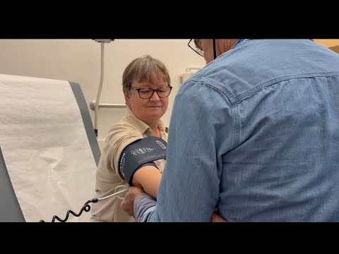 Видео: Как в Америке проверяют здоровье пожилых родителей / Реальный визит к врачу/ Наш опыт и впечатления