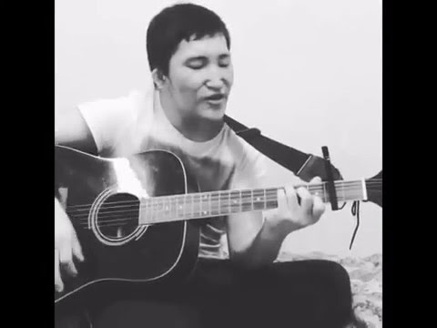 Видео: Якутские пацаны поют под гитару (Саха уолаттара)