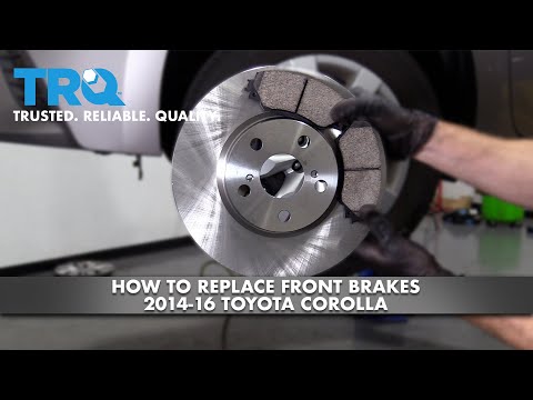 Видео: Как заменить передние тормоза на Toyota Corolla 2014–16 годов