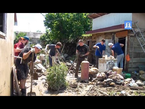 Видео: В Горячем Ключе и ст. Пятигорской продолжают устранять последствия наводнения