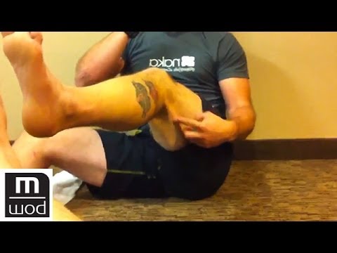 Видео: MobRrx от громкого скрипа коленей | При участии Келли Старретт | Эпизод 267 | MobilityWOD