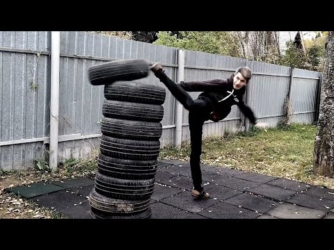 Видео: Удары ногами и руками. Четыре тысячи ударов. Челлендж. Десять тысяч ударов.
