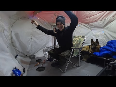 Видео: Первый улов года! Зимняя рыбалка с ночевкой