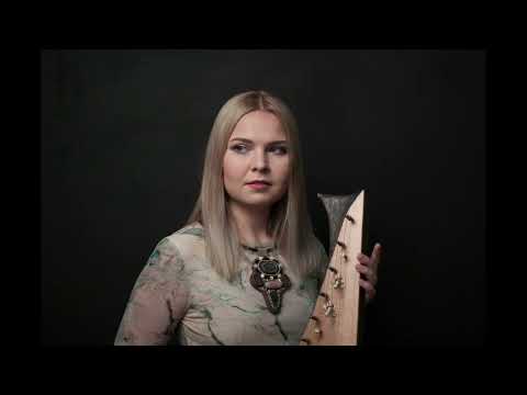 Видео: Студия Хвоя - Подкаст I Гусли из деревни на сцену I