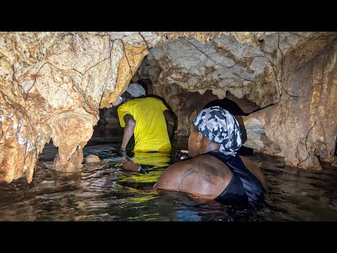 Видео: Исследуем страшную подземную пещеру, наполненную водой
