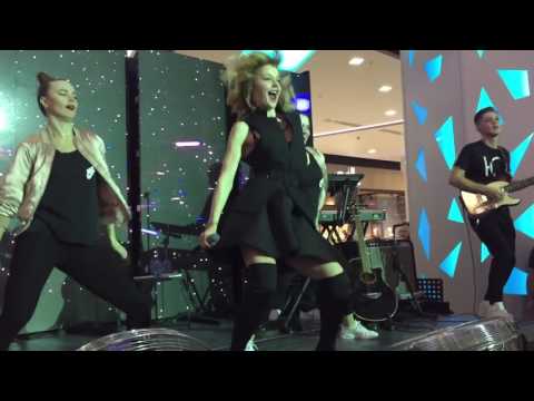 Видео: Юлианна Караулова - Хьюстон (Live @ ТРЦ "Весна", Москва, 25.11.2016)