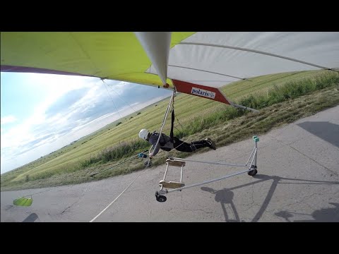 Видео: Затянись по взрослому: Машина тянет дельтаплан в небо! Drag into the sky like a boss