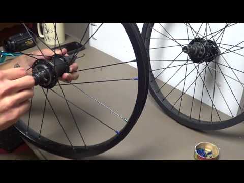 Видео: Как спицевать колесо BMX 36H (за 15 минут или меньше) Схема 3 крест!