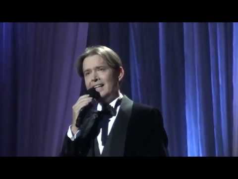 Видео: Окончание юбилейного вечера Олега Погудина в Кремлёвском Дворце 22 декабря 2018г.