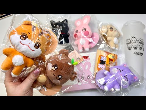 Видео: РАСПАКОВКА ATEEZ МЕРЧА! (ANITEEZ IN TREASURE)