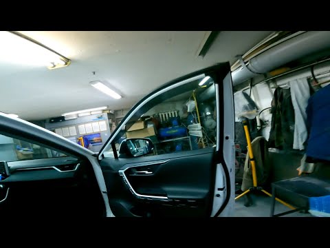 Видео: Как разобрать переднюю дверь автомобиля Toyota RAV 4  2021 г.в.