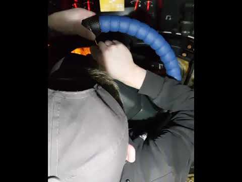 Видео: Оплетка руля леской. Наглядный пример!