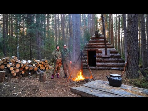 Видео: ДВА ДНЯ В ЛЕСНОЙ ХИЖИНЕ | УКЛАДЫВАЕМ МОХ НА КРЫШУ | ПРИРОДНЫЙ УТЕПЛИТЕЛЬ
