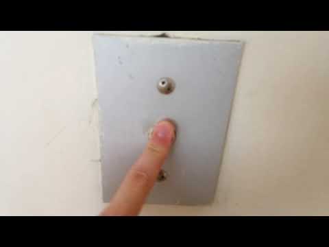 Видео: Лифт в детской поликлинике 3