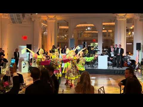Видео: Kamarinskaia Russian dance Ensemble Barynya New York City Камаринская Ансамбль Барыня Нью-Йорк
