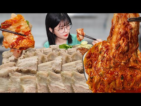 Видео: Будет ли в этом году вкусно?🤔 Кимчи мамы + буженина Kimchi & Suyuk Korean eating show mukbang