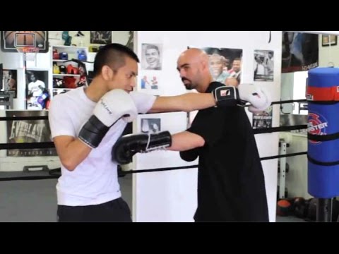 Видео: Удары Левшей Против Правшей