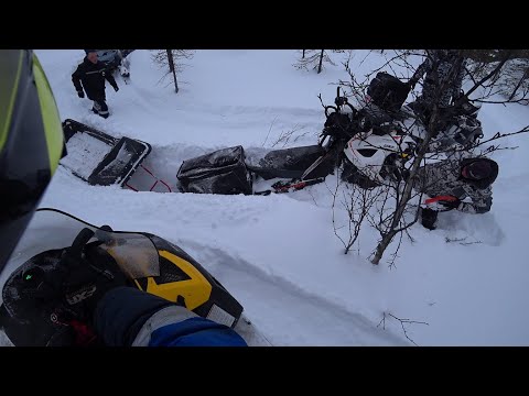 Видео: Скандик 900 АСЕ  и другие мопеды в пухляке с  рельефом..