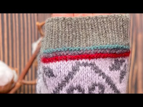 Видео: Жаккардовые митенки в технике «жаккард без протяжек с двух рук». Фильм 4