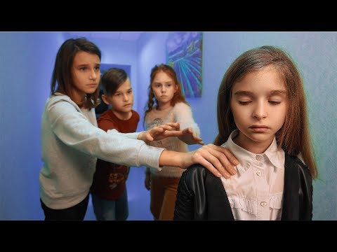 Видео: ДРУЗЬЯ ПРОЩАЮТСЯ!!!КТО ПОКИДАЕТ ШКОЛУ??!