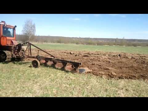 Видео: Вспашка залежей на Дт-175