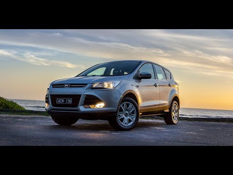 Видео: Ford Kuga 2 замена лампы габарита