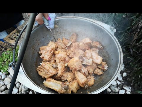 Видео: Свежина из свинины.Свежина  в казане на Костре.Frisch gebratenes Schweinefleisch.