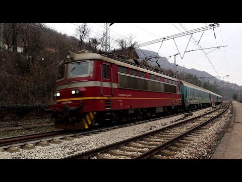 Видео: Осем февруарски влакчета от гара Лакатник...