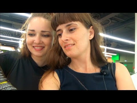 Видео: ВЛОГ Алина покупает Тролли Гуляем в парке с Мили Ванили и Мими Лисса Девчонки балуются