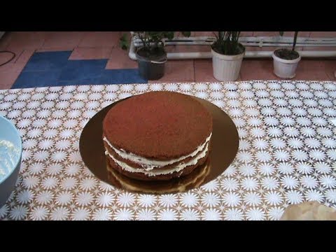 Видео: Готовим коржи и крем на Красный бархат