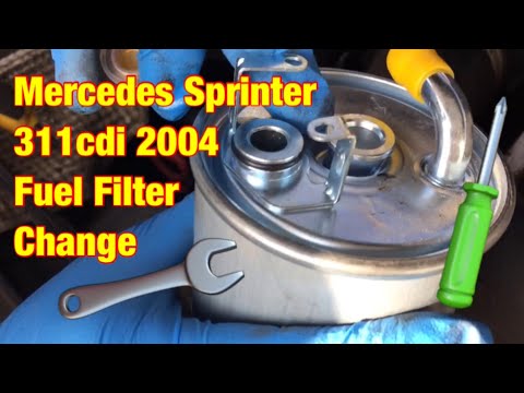 Видео: Mercedes Sprinter 311 CDI 2004 Van (замена дизельного топливного фильтра) #Menditman #DIY #Fix 🦾
