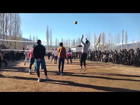 Видео: Волейбол ⚽ дар дехаи Шулонак н Рашт кисми 5... Файзи Рашти🇭🇺