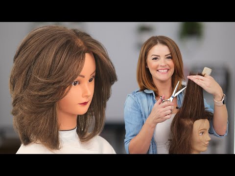 Видео: Лучшая стрижка для коротких слоев. Движение и струящиеся слои в ваших волосах.