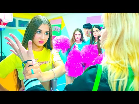 Видео: Зле жабе се освете Дајани! | Зашто тинејџери криве Диану за све проблеме у Бунни Сцхоол?