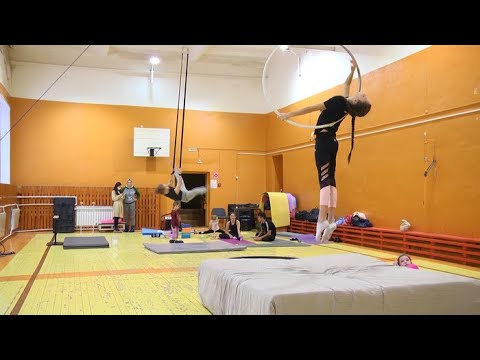 Видео: На реквизит и костюмы. Циркачи Ревды получили грант 250 тысяч рублей