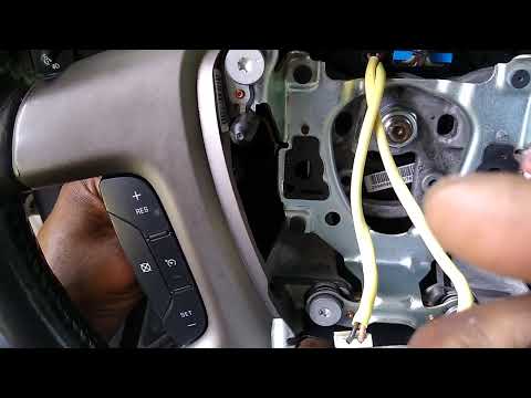 Видео: Как снять подушку безопасности на рулевом колесе Chevrolet Silverado 2011 года выпуска