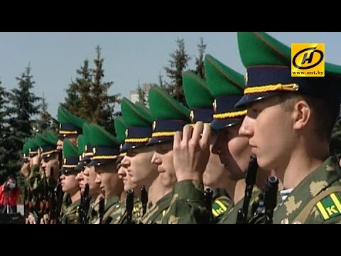 Видео: Первокурсники Института пограничной службы приняли присягу в Минске