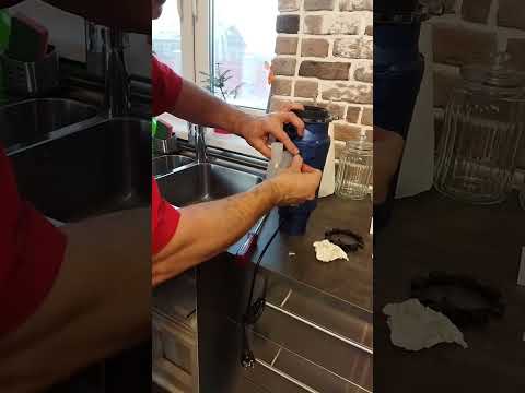 Видео: Отзыв нашего клиента о работе измельчителя пищевых отходов Waste Fighter