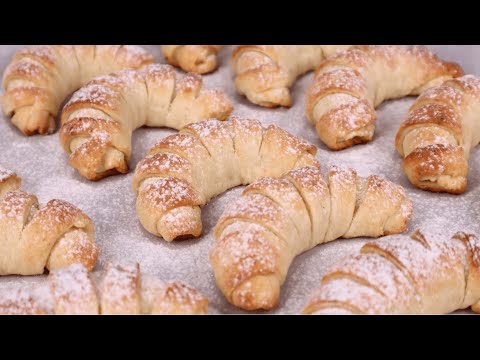 Видео: Просто заворачиваю ЯБЛОКИ В ТВОРОЖНОЕ ТЕСТО. Творожные рогалики без дрожжей. Выпечка с яблоками