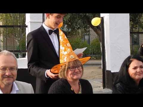 Видео: Говорящая шляпа. Экономический лицей №1 (видео "Корабелов.Инфо")