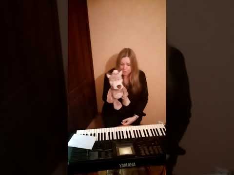 Видео: Музыкальное занятие для малышей (Волчок- серенький бочок)