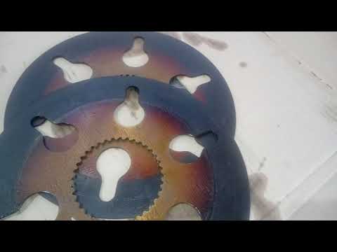 Видео: CASE 695 SR установка фланца кардана