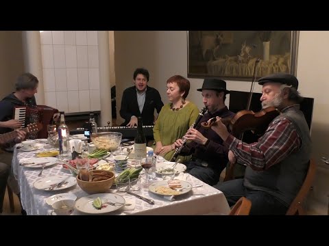 Видео: Оркестр Klezmasters и Алина Ивах - квартирник 24 марта 2020 года